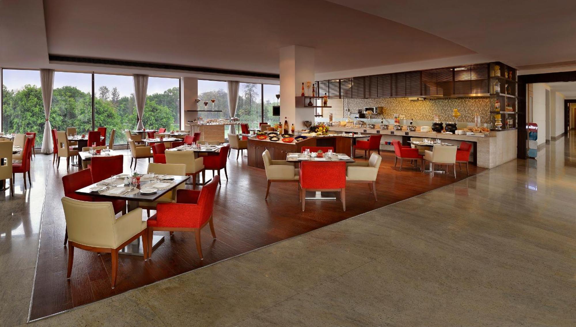 Four Points By Sheraton New Delhi, Airport Highway Hotel 3*